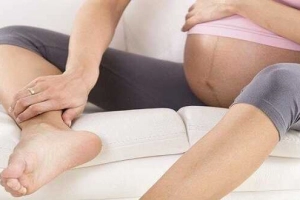 Cảnh giác khi bà bầu bị tê, phù, sưng ngón tay