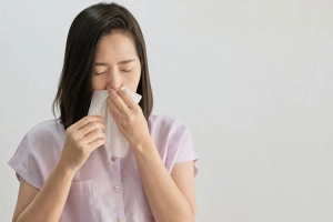 Cảnh giác viêm mũi xoang xuất tiết bội nhiễm
