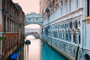 Cầu thở dài và cuộc vượt ngục của &#8216;vua sát gái&#8217; thành Venice
