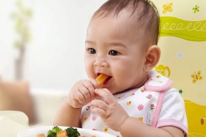 Chăm sóc dinh dưỡng cho trẻ táo bón