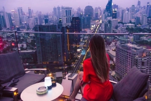 Check-in liền tay 10 quán sky bar Bangkok nổi tiếng cho bạn quẩy tới bến cùng hội bạn thân