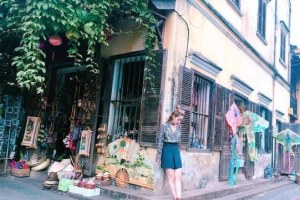 Chi Pu &#8216;đi hoài không chán&#8217; Hội An