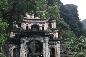 Chiêm ngưỡng chùa Bích Động, nam thiên đệ nhị động của Ninh Bình