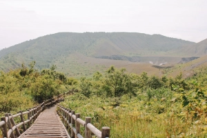 Chinh phục ngọn núi lửa nguy hiểm bậc nhất Hokkaido