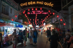 Chợ đêm đông khách nhất Phú Quốc