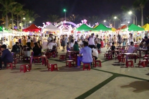 Chợ phiên cuối tuần thu hút du khách ở Đà Nẵng