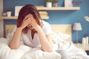 Chóng mặt kèm khó ngủ nên làm gì?