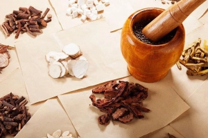 Chữa thiểu năng tuần hoàn não theo y học cổ truyền và châm cứu