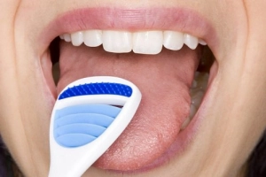 Có nên cạo lưỡi hàng ngày không?