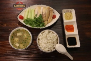 Cơm gà Hải Nam trên phố Lò Đúc