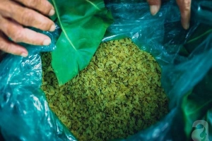 Cốm vòng - hồng ngâm, cặp đôi níu mùa thu muộn rất tình của Hà Nội