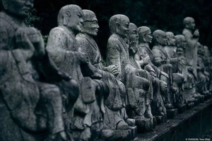 Công viên bị bỏ hoang lạnh xương sống ở Nhật