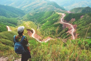 Cung đường tuần tra biên giới đẹp ngất ngây ở Bình Liêu