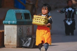 Cuộc sống trong ngôi làng của những chú lùn ở Trung Quốc
