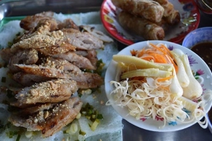 Đặc sản bánh hỏi nem nướng ở Cần Thơ