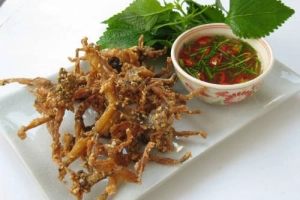 Đặc sản nhái đồng mùa mưa xứ Huế