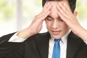 Đau cứng 2 bên thái dương kèm hoa mắt là bệnh gì?