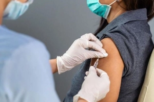 Đau trong và sau khi tiêm vắc xin Covid-19: Những điều cần biết