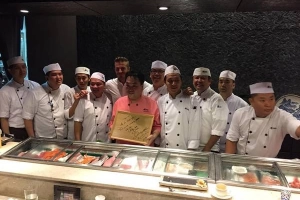 David Beckham &#8216;khoe&#8217; ảnh dùng sushi ở nhà hàng Nhật Bản Kuriya tại Singapore