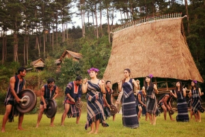 Đến buôn Đôn nghe tích huyền thoại Ama Kong
