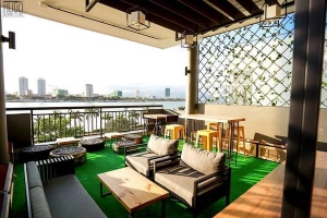 Đến Đà Nẵng ở Barney&#8217;s Danang Backpackers Hostel cực đẹp bên sông Hàn