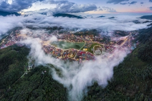 Đến núi Hàm Rồng săn mây luồn Sa Pa