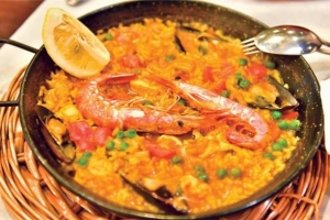 Đến Tây Ban Nha ăn cơm chiên paella