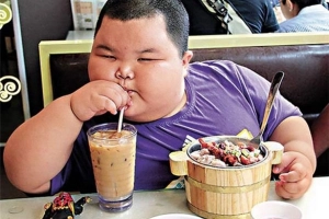 Điều chỉnh chế độ ăn cho trẻ thừa cân béo phì
