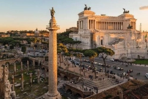 Điều gì được chạm khắc trên cột đá ở Rome