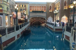 Dòng sông Venice trong lòng khách sạn ở Macau
