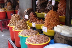 Du lịch An Giang thăm vương quốc mắm ở chợ Châu Đốc