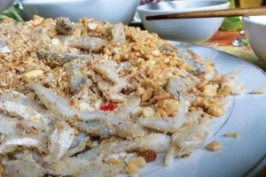 Du lịch Đà Nẵng thưởng thức gỏi cá Nam Ô