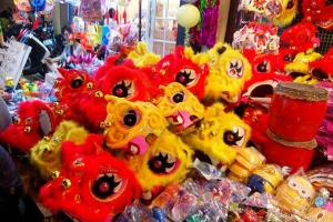 Du lịch Hà Nội ngắm &#8216;phố Trung thu&#8217; rực rỡ sắc màu