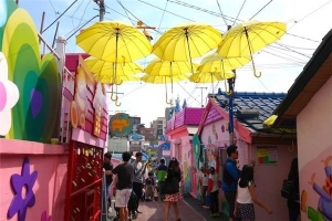 Du lịch Hàn Quốc &#8216;lượn&#8217; quanh ngôi làng trẻ thơ mà người lớn nào cũng thèm đến một lần