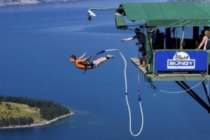 Du lịch New Zealand tìm cảm giác mạnh với trò nhảy Bungy