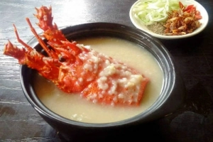 Du lịch Nha Trang thưởng thức cháo tôm hùm, gỏi cá mai