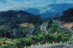 Du lịch Nha Trang trải nghiệm ngắm mây vờn núi trên đỉnh Hòn Bà