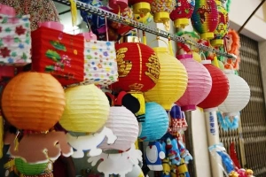 Du lịch Sài Gòn ngắm phố đèn lồng rực rỡ đón Trung thu