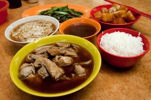 Du lịch Singapore thưởng thức món Bak Kut Teh nổi tiếng