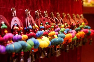 Du lịch Trung Quốc khám phá Phố Tây Dương Sóc rực rỡ sắc màu