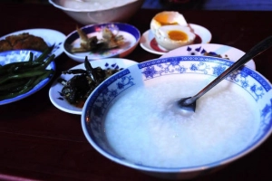 Đủ món &#8216;mồi&#8217; ngon ăn cùng cháo trắng đêm Sài Gòn