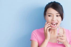 Ê buốt khi nhai sau khi trám răng lấy tủy có sao không?