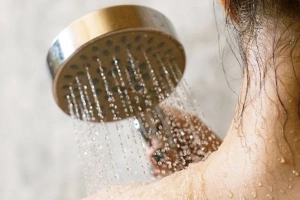 F0 COVID tắm gội sẽ nặng lên: Tin đồn hay sự thật?