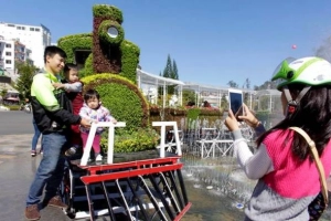 Festival hoa Đà Lạt: thấy &#8216;chặt chém&#8217;, gọi điện phó chủ tịch UBND