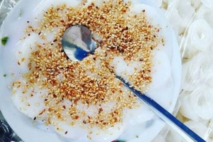 Gánh bánh bèo ngọt 20 năm tuổi ở Nha Trang
