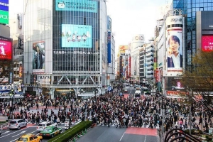 Giao lộ nơi hàng triệu người qua đường một ngày ở Tokyo