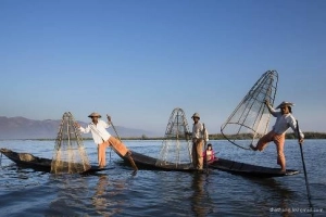 Hai ngày chiêm ngưỡng vũ điệu chèo thuyền trên hồ Inle