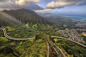 Haiku - &#8216;nấc thang lên thiên đường&#8217; ở Hawaii