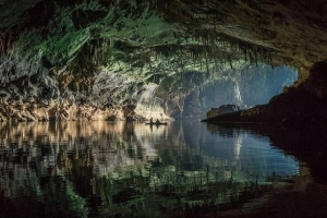 Hang động sông lớn nhất thế giới ở Lào