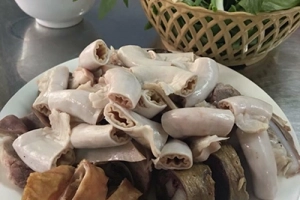 Hàng lòng luộc vừa ngon vừa chiều khách ở Hà Nội